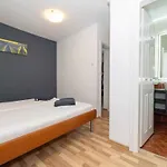 One-bedroom 18 *