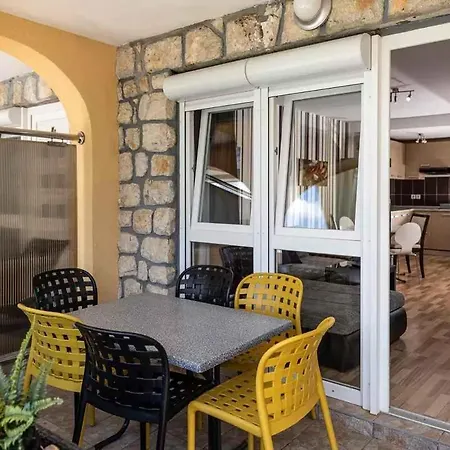 Apartmán One-bedroom 18 *