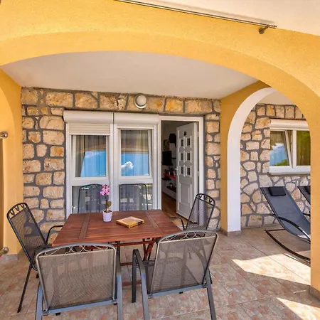 One-bedroom 18 شقة تْسْغيكفانِتْسا