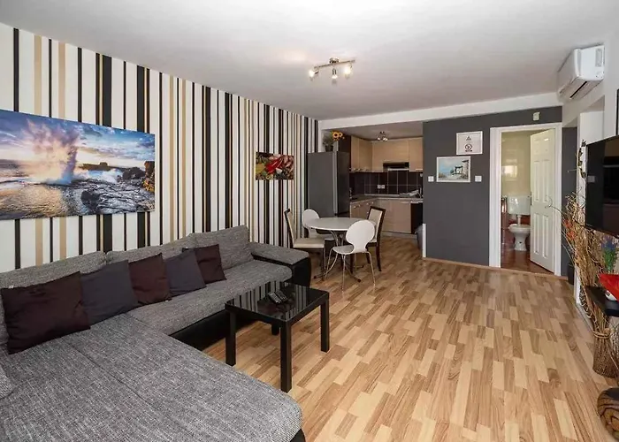 One-bedroom 18 Apartment