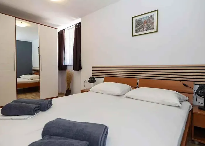 One-bedroom 18 Apartment *